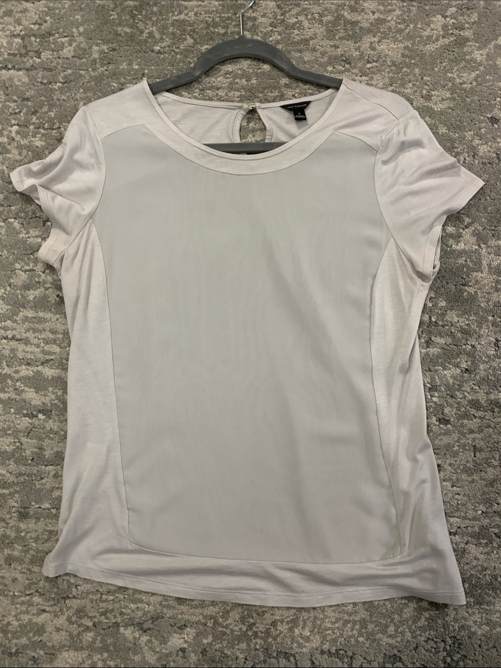 Ann Taylor Light Gray Short-Sleeve Crewneck Top